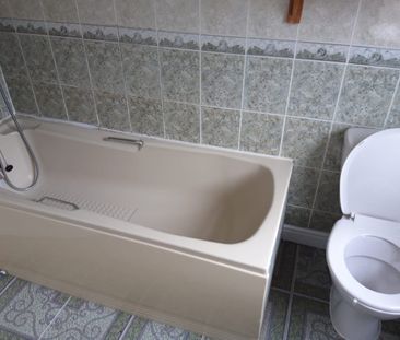 Room in a Shared House, The Riding, LE4 - Photo 3