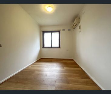 4 bedroom House (New Paint & New timberfloor) At Tranquil Location! - Photo 5