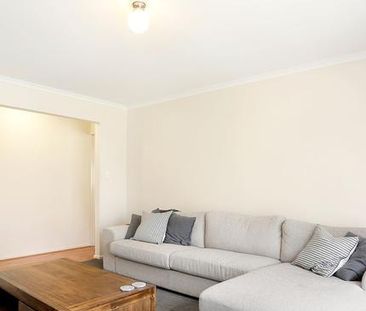 13 Carmelo Close - Photo 2