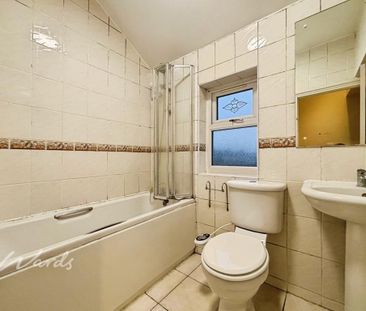 4 bedroom semi-detached house to rent - Photo 4