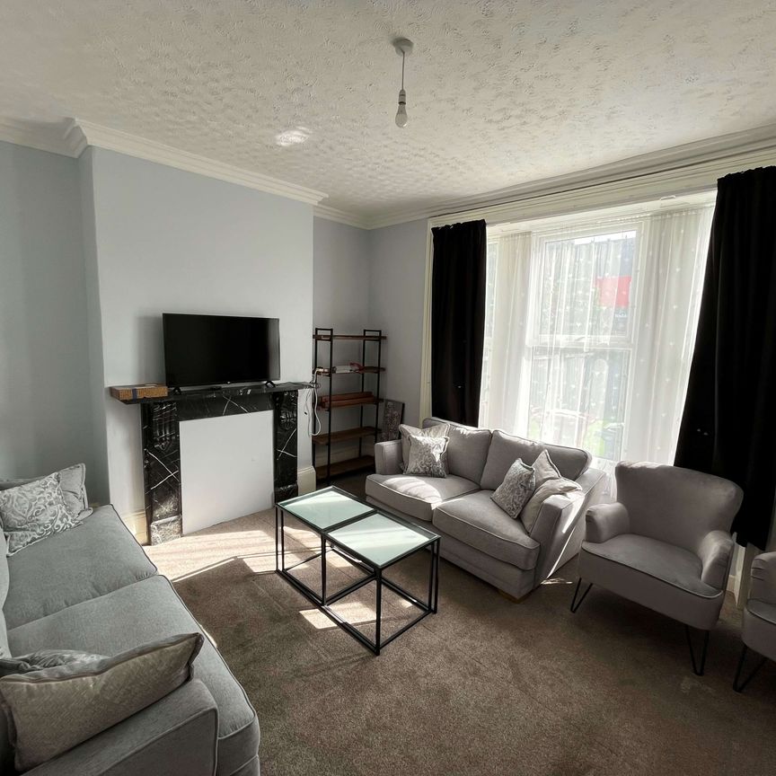 1 Bedroom | Flat 1, 81 Embankment Road, PL4 9HX - Photo 1