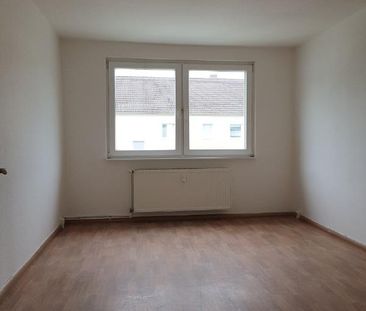 neu renovierte 4 Raum Wohnung im 2.OG - Photo 3