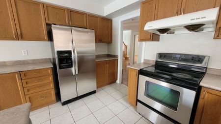 For Lease - 58 Lake Crescent Unit# UPPER, Barrie, Ontario - Photo 5