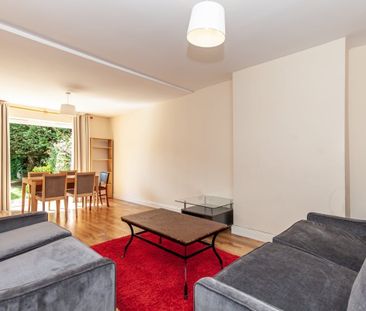 Beechey Avenue, Marston - Photo 2