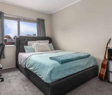 LEVIN - 3 BEDROOM + SLEEPOUT - Photo 3