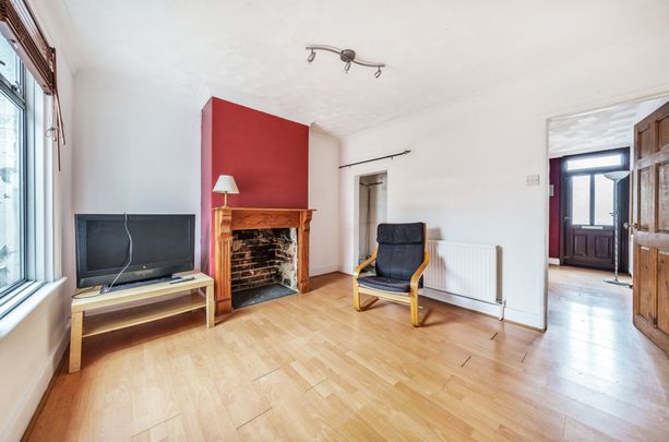 2 bedroom property to rent - Photo 1