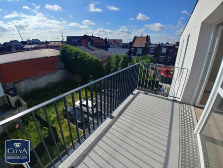 Location Appartement 4 pièces 82m² LOOS 59120 - Photo 4