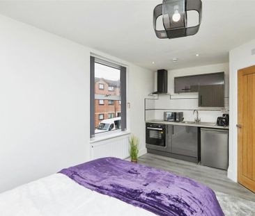 Studio to rent - Photo 3