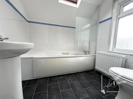 2 bedroom terraced house to rent - Photo 2