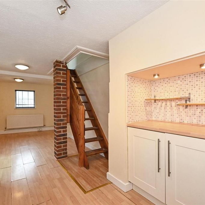 1 bedroom house to rent - Photo 1