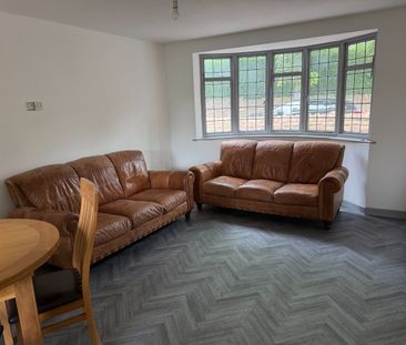 5 Bed Detached House, Mapperley Hall Drive, NG3 - Photo 3