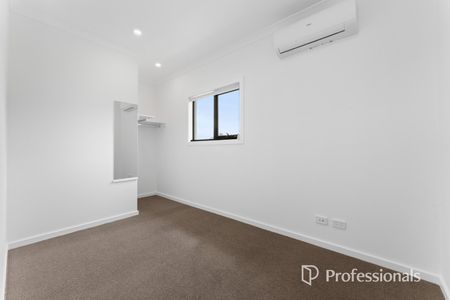 Brand New 3-Bedroom Townhouse –One Week Free Rent - Photo 2