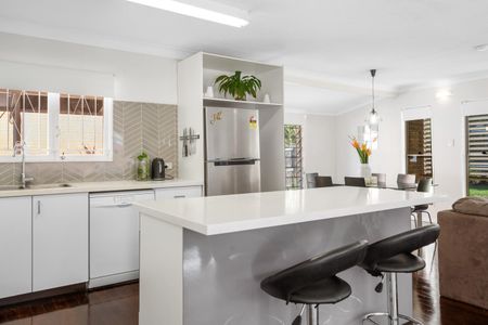 Aspley - Photo 2