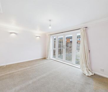 3 bedroom end of terrace house to rent - Photo 1