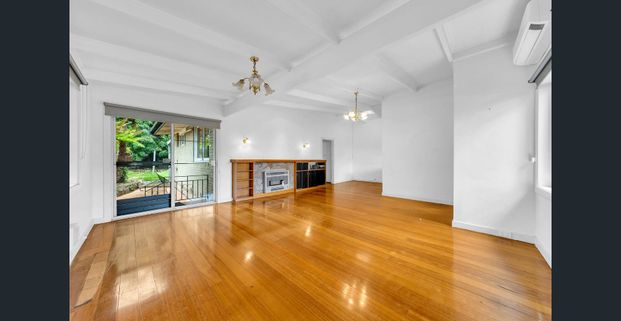 Stylish Living in a Prime Frankston Location!! - Photo 1