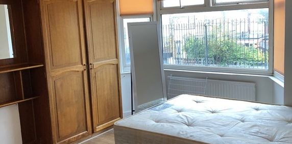 Room in a Shared House, Winsford Terrace, N18 - Photo 2