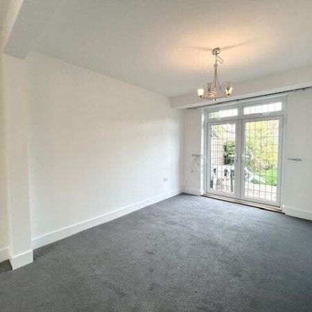 Beechfield Gardens, Romford. RM7 0EJ, Property for rent - Photo 1