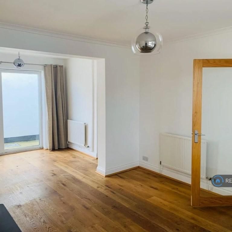 3 bedroom terraced house to rent - Photo 1