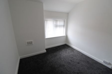 3 BED MID TERRACED HOUSE AVAILABLE TO LET GUILD AVENUE WALSALL WS3 - Photo 2