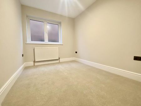 3 bedroom semi-detached house to rent - Photo 4