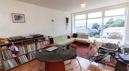 Sunny Mount Vic Apartment with Balcony Views - Photo 3