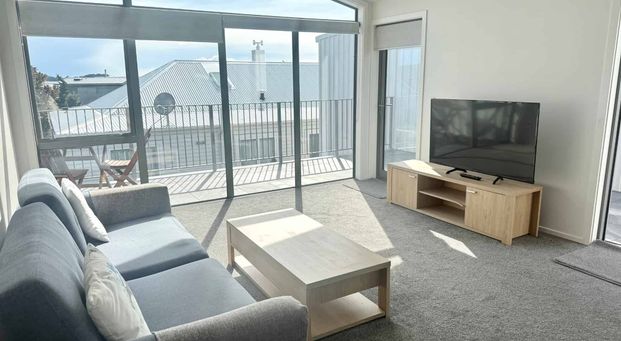 IMMACULATE FULLY FURNISHED SEASIDE TOWNHOUSE WITH OCEAN VIEWS! - Photo 1