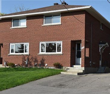 1006 RIDDELL Avenue South, Ottawa, Ontario K2C2J5 - Photo 1