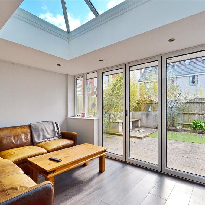 6 bedroom semi-detached house to rent - Photo 1