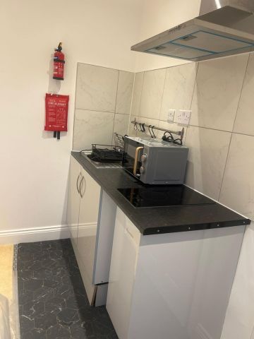 Studio Flat, Eastern Avenue, IG2 - Photo 4