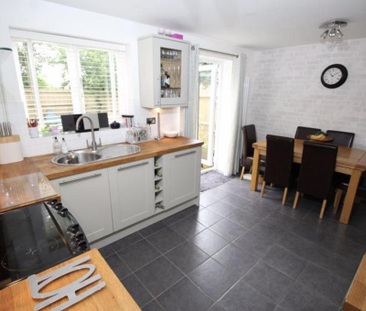 3 bedroom semi-detached house to rent - Photo 4