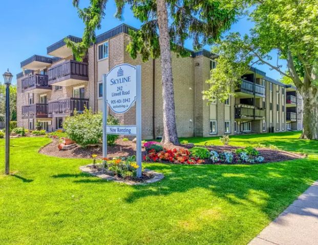 Lakeside Gardens Apartments | 242 Linwell Road, St. Catharines - Photo 1