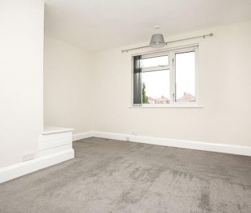 2 bedroom semi-detached house to rent - Photo 5