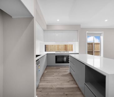 7 Ardsley Street, Manor Lakes, Vic 3024 - Photo 5