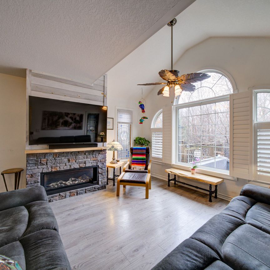 For Lease - 9 Brooke Avenue, Collingwood, Ontario - Photo 1