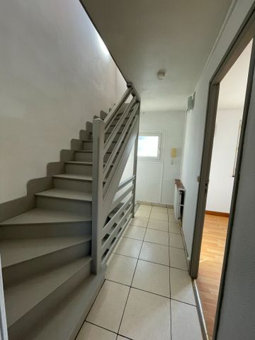 Location Maison 4 pièces 72m² - Photo 5