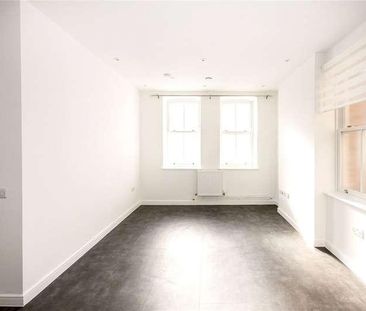 Flat D, Hewer Street, London, W10 - Photo 4