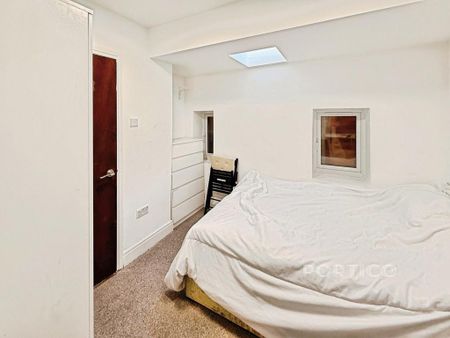 1 bedroom in a house share to rent - Photo 3