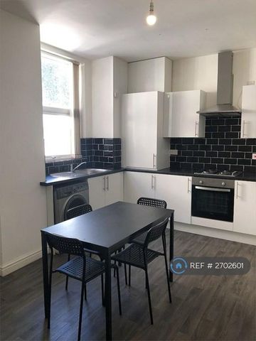 5 bedroom terraced house to rent - Photo 2