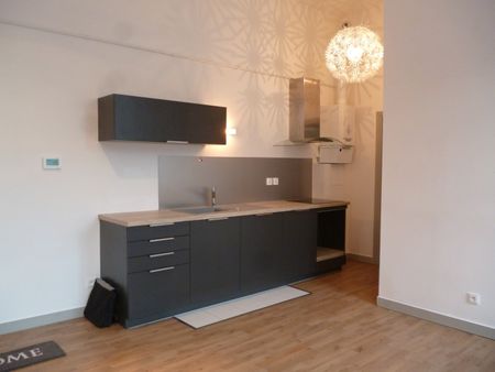 Location Appartement 3 pièces 61m² CAMBRAI 59400 - Photo 3
