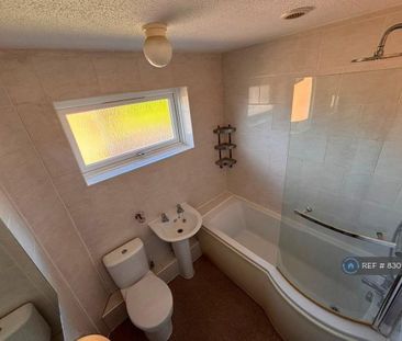 3 bedroom terraced house to rent - Photo 6