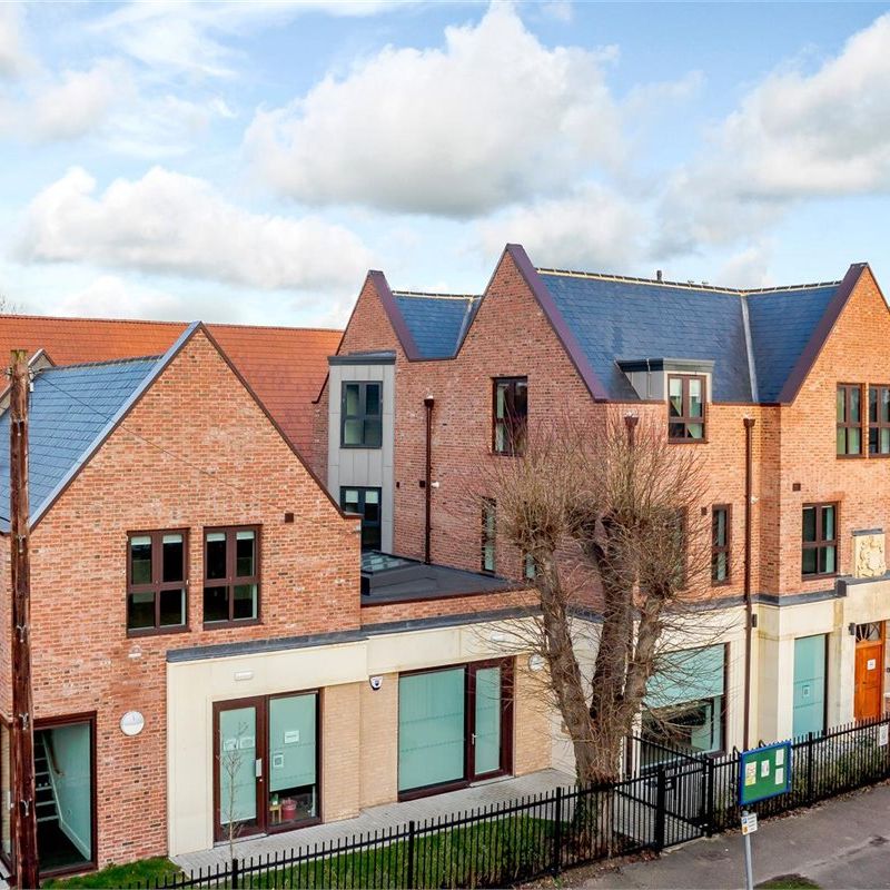 Flat 2, Milton Road Library, Ascham Road, Cambridge - Photo 1