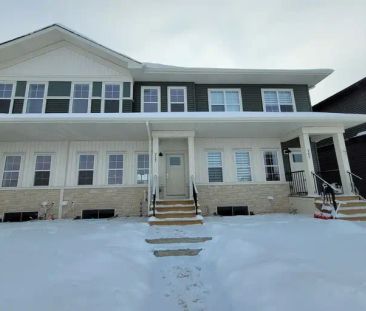 3 Bed Room and 2.5 Bath in the Main Floor of a Townhome in Carringt... - Photo 1