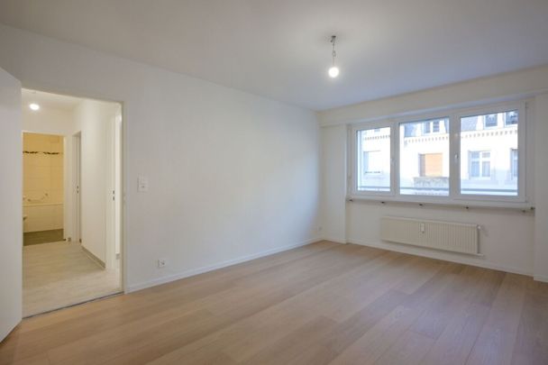 Living in an excellent location - Photo 1