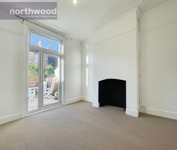 4 bedroom semi-detached house to rent - Photo 3