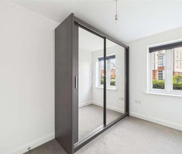 Whitlock Avenue, Wokingham, Berkshire, RG40 - Photo 4