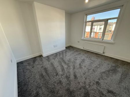 3 bedroom semi-detached house to rent - Photo 5