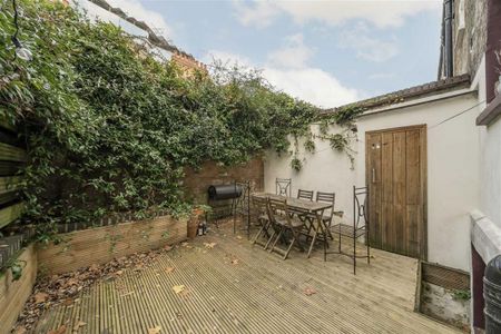 4 bedroom flat to rent - Photo 4