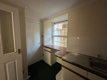 Studio to rent - Photo 4