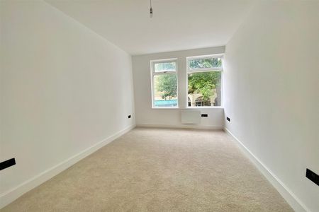 Liverpool gardens - Photo 3