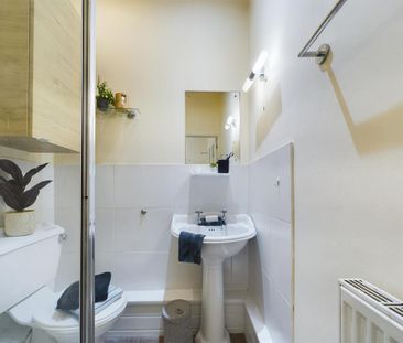 1 bedroom in a house share to rent - Photo 5